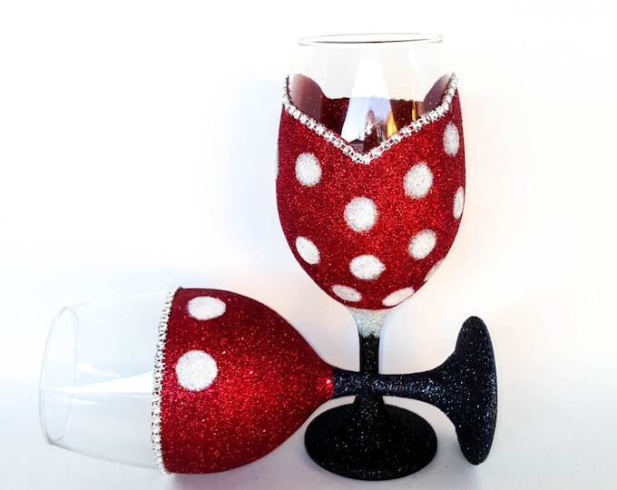Featured listing image: Mickey & Minnie Wine Glasses, Perfect WeddingGifts For Couples, Drinking Glasses, Gifts For Disney Lovers, Christmas Present, White Elephant
