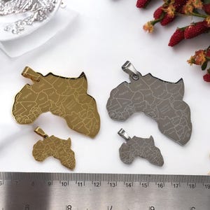 Dije del mapa de África  Amuleto de acero inoxidable de 27x37mm/60x63mm, países grabados, tono dorado o plateado, resistente al deslustre.