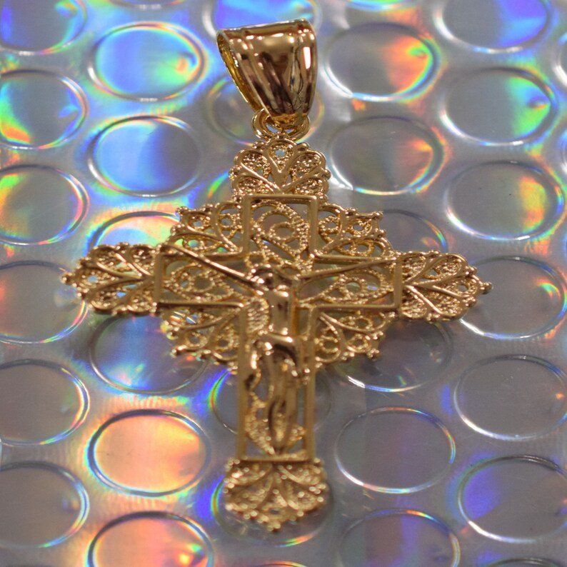 18Kt Gold Filled Religious Cross Filigree Pendant With Jesus For Rosary Baby Christening Baptism Gift Jewelry Making GP156