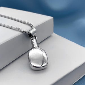 Remembering a Lost Loved One Sterling Silver Urn Jewelry Pendant Urn Ashes Pendant Jewellery that holds Ashes Best Cremation Jewelry UK