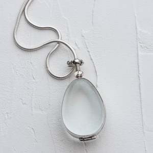 Teardrop Locket Necklace with Photo Inside Pear Shaped Locket Necklace Silver Tear Drop Locket Necklace for Lock of Hair Locket Vintage Look