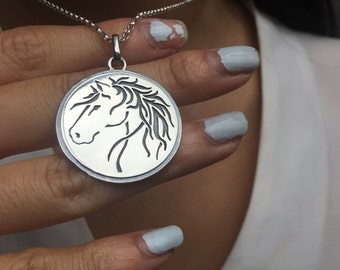 Collar con colgante de cabeza de caballo de plata, collar ecuestre, joyería ecuestre, regalo para amantes de los caballos, joyería con cabeza de caballo