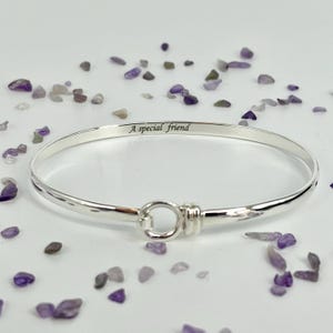 Pulsera personalizable de plata con forma ovalada, ideal para regalo de cumpleaños, regalo de graduación, regalo por el día de la madre