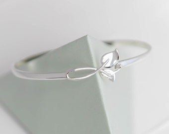 Leaf Bangle in Sterling Silver Nature Jewelry Silver Leaf Bracelet Silver Leaf Jewelry Open Leaf Bracelet Silver Leaf Bangle Flower Bangle