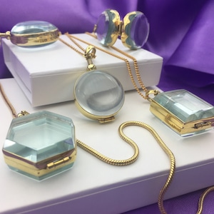 18 Karat Gold Vermeil Medaillon für Edelstein 18 Karat Gold Medaillon für Asche Personalisierte Gold Vermeil Medaillon Namen Halskette Medaillon in Gold mit Gravur