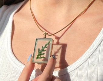 Gold Locket Memorial jewellery to remember a Lost Loved One Gold Hair Locket for Lock of Hair Gold Photo Locket gold Picture Locket for Mom