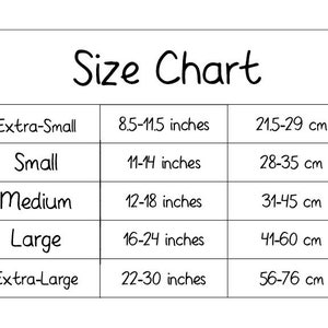 Op de afbeelding: Maattabel met metingen in inches en centimeters voor extra klein, klein, medium, groot en extra groot.