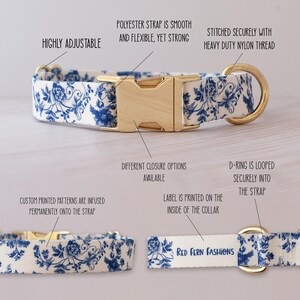 K&ouml;nnte beinhalten: Ein wei&szlig;es und blaues Blumenhundehalsband mit einer goldenen Schnalle und einem D-Ring. Das Halsband ist verstellbar und tr&auml;gt ein Etikett mit der Aufschrift "Red Fern Fashions".