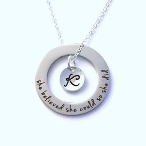 Ella creyó que podía y lo hizo Collar, Regalo para Graduación Joyería, Regalo de Graduación para Adolescentes, Escuela Secundaria Universidad, Círculo de Afirmaciones