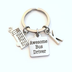 Impresionante llavero de conductor de autobús, regalo para conductor de autobús escolar, llavero de agradecimiento personalizado, letra inicial para él transporte
