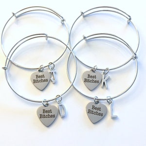 Juego de 2, 3, 4, 5 y 6 pulseras con dijes de Best Bitches, joyería de plata, regalo de cumpleaños con la letra inicial de una amiga, regalo de Navidad para ella