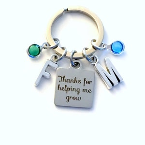 Gracias por ayudarme a hacer crecer Llavero, Regalo para niñera Llavero, Llavero Au Pair, Múltiples iniciales y piedras de nacimiento 1 2 3 4 5 6 7 Niños Niños