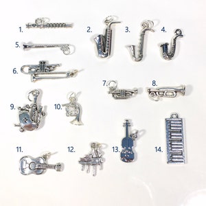 Pingente musical, pingente de instrumento musical de sua escolha, saxofone, violino, nota musical, teclado, fone de ouvido, piano, violão - 1 pingente de prata