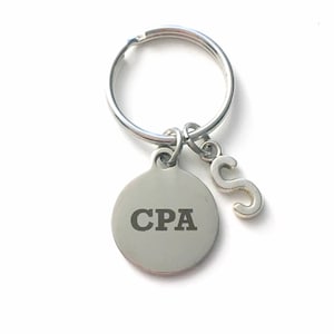 CPA Schlüsselanhänger, Accountant Accountant Geschenk, Schlüsselanhänger Geschenk für Accounting Graduation Schlüsselanhänger mit Anfangsbuchstaben Mann Frauen ihn