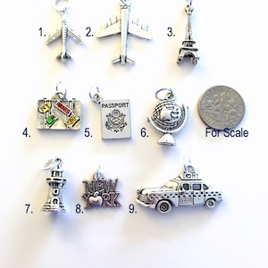 Zilveren reisbedel, voeg toe aan een van mijn listings - 1 enkele bedel, vliegtuig, vuurtoren New York Passport Bagage Globe Eiffel-koffer