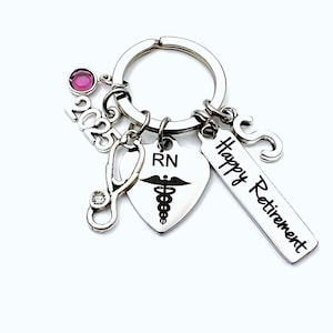 Regalo de jubilación de enfermera registrada / Llavero de RN 2025 / Regalo para mujeres o hombres Llavero / Llavero de feliz jubilación / Llavero de enfermería para él o ella