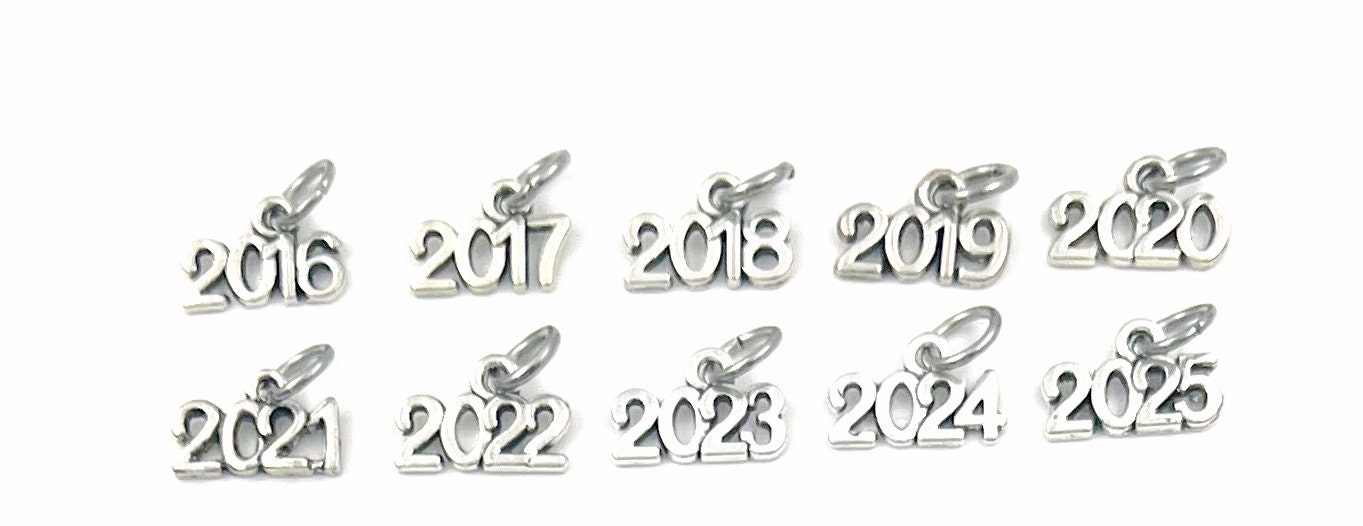 30 Sets Abschlussgeschenke 'Klasse 2025' – Mit Kugelschreiber, Schlüsselanhänger & Karten