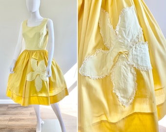 Vintage 1950s Yellow Cotton Sundress / 50s retro fit and flare full day dress / Size S