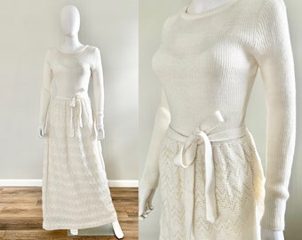 Vintage 1970s White Sweater Maxi Dress / 70s Molly Parnis dress / Size S M