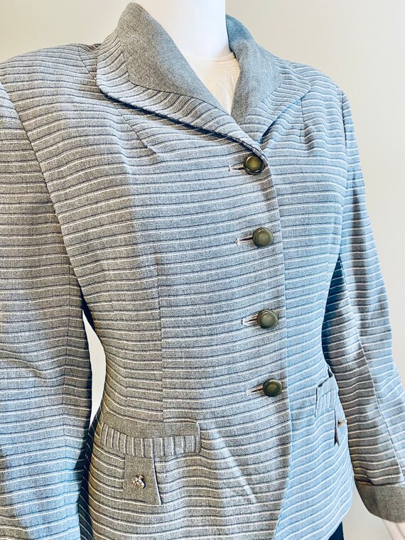 Vintage 1940s Grey Pinstriped Blazer / 40s suit j… - image 3