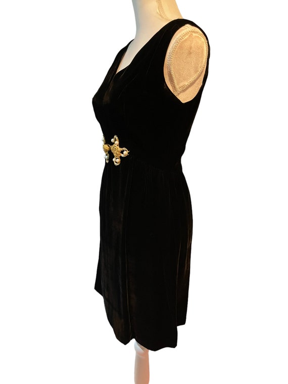 Vintage 50s-60s Black Velvet sleeveless formal dr… - image 4