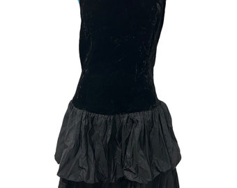 80’s Positively Ellyn black velvet halter prom dress /vintage black velvet halter cocktail dress/black halter formal dress/black party dress