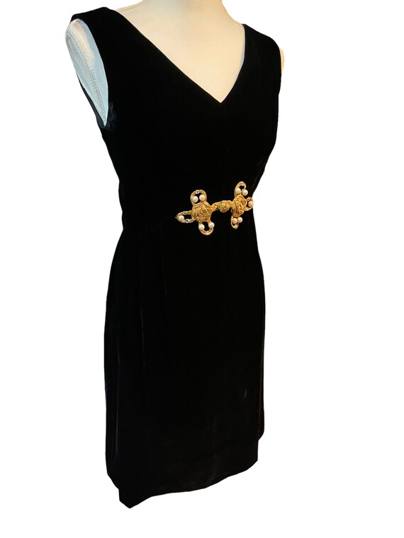 Vintage 50s-60s Black Velvet sleeveless formal dr… - image 9