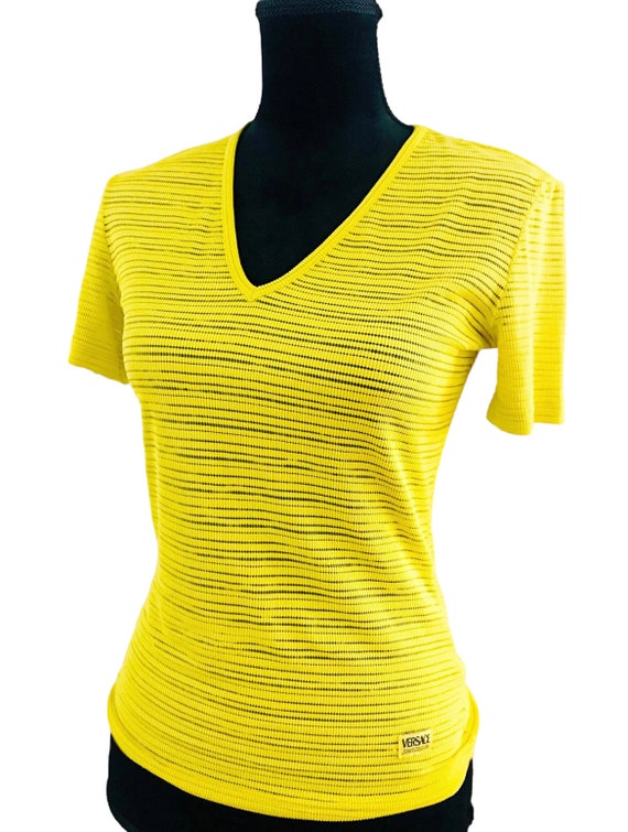 Versace 90s-Y2K Ribbed Yellow vneck yellow short s