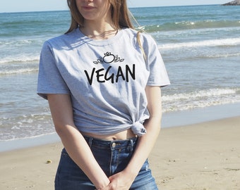 Vegan shirt, gift for vegans, shirt vegana gitf for Christmas, vegan design on t-shirt