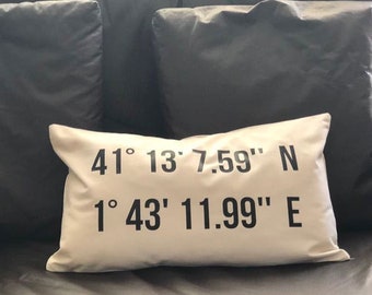 Almohada personalizada para el hogar, almohada de coordenadas, personalizada de coordenadas, almohada de longitud de latitud, regalo de calentamiento de la casa, hogar dulce hogar, regalo de Navidad