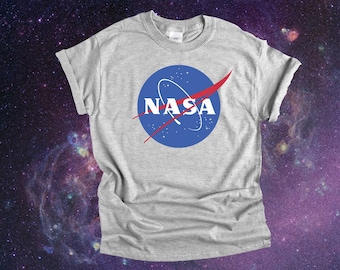 Camisa con el logotipo de la NASA, camisa unisex de la NASA en colores blanco, negro y gris, camisas espaciales, camisas espaciales de la NASA, camiseta de moda, camisa de la NASA talla plus