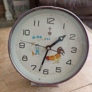 vintage clock, kitsch Chinese clock,animated clock, childs clock, rooster clock, barnyard decor, rooster decor, moving hen clock, nursery