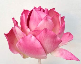 Large Sugar Water Lily Cake Topper - The Victoria