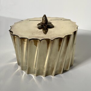 Vintage Fluted Brass Hinged Trinket Box/Tea Caddy With Pineapple Knob