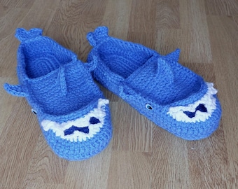 Men's slippers / house slippers / shark slippers / hand crocheted shark slippers