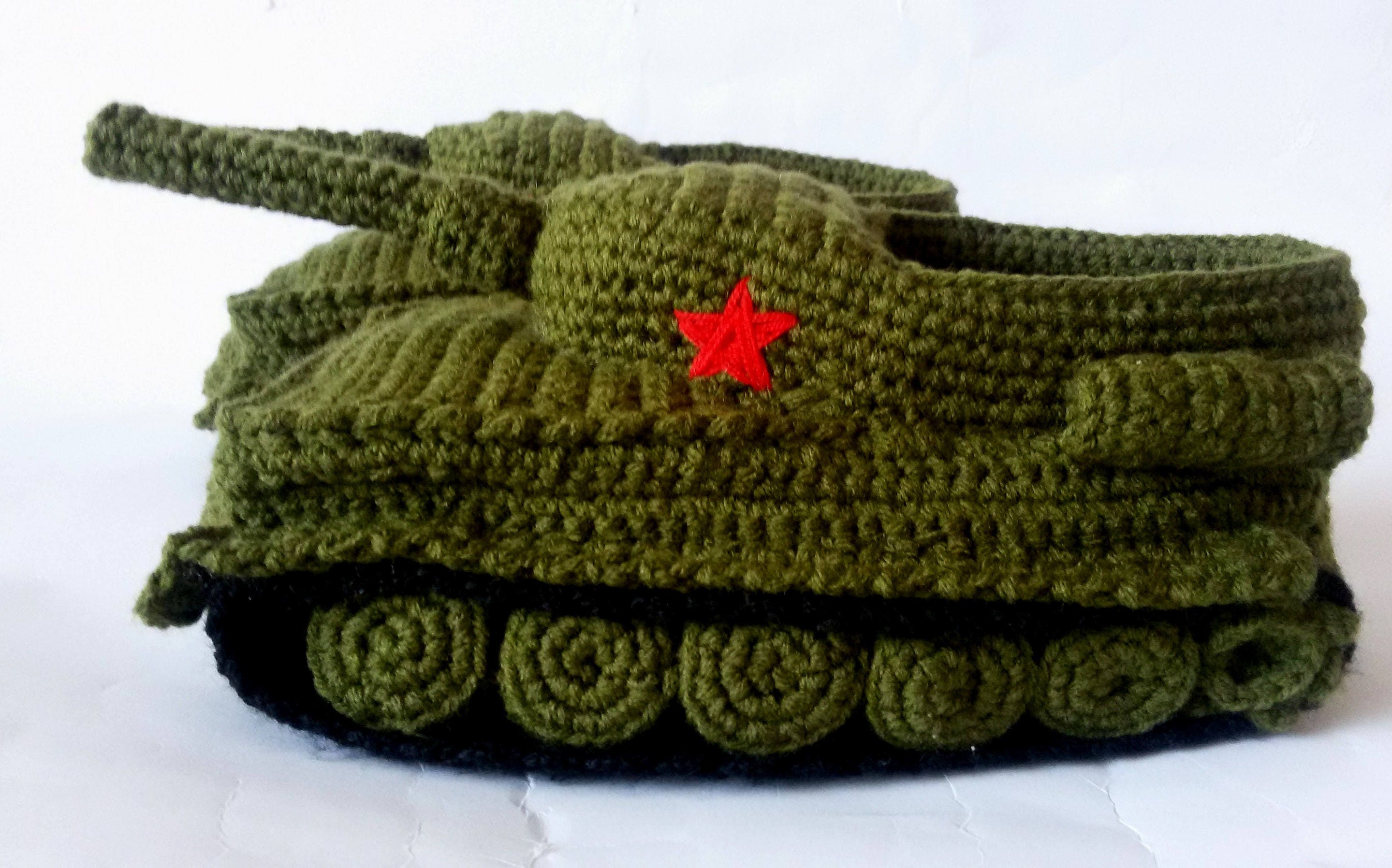 Slippers in the form of a tank