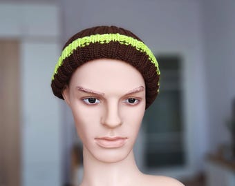 Cap fishing in 100% Acrylic, Brown short  beanie hat