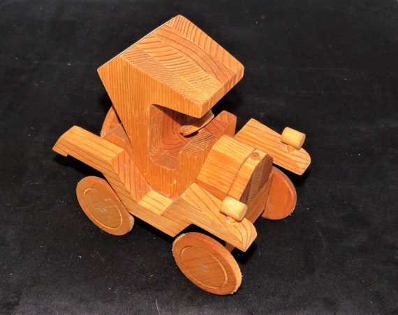 Jouet en bois fait à la main Jouets de voiture antiques pour les jeunes  enfants Jouets faits à la main, voiture roulante en bois modèle T, jouets  en bois pour enfants 