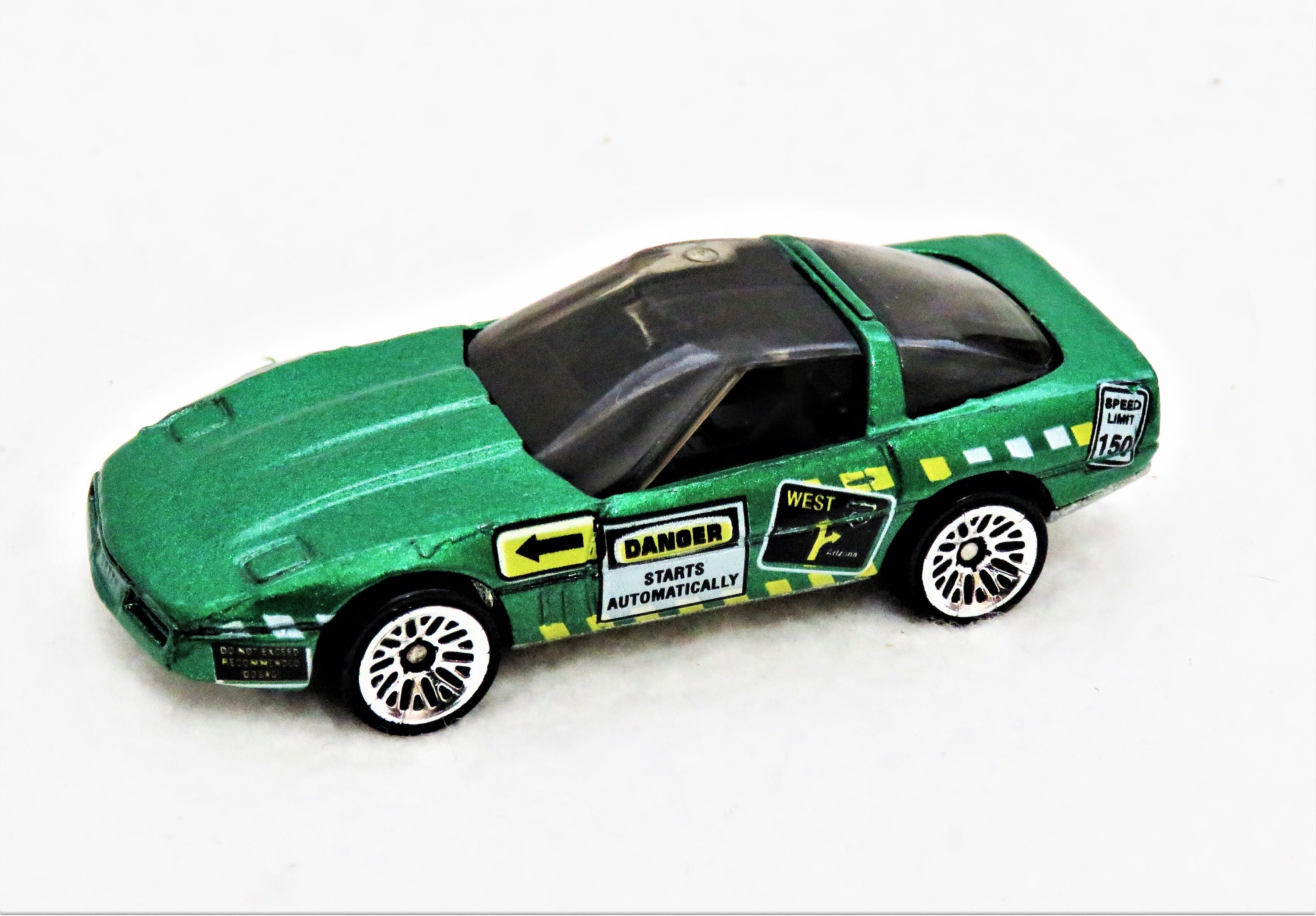 Hot Wheels 1998 80s Corvette 734 Mixed Signals Series Number 2 of