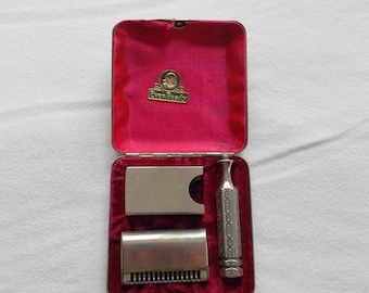 RARE Vintage Ever Ready Razor from the 1910's to 1920's Ever Ready Single Edge Razor and Travel Kit Collectible Ever Ready Razor Kit