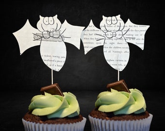 Book Page Bat Cupcake Toppers | Paper Bats | Halloween Cupcake Toppers | Birthday | Halloween Party Decor | Bowtie Bats | Bookish Party