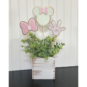 Minnie Centerpiece in pink|Minnie Birthday Centerpiece|Minnie Birthday Decorations|Mouse Birthday decor|Minnie Cake Topper|Minnie Party