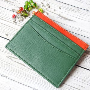 Porta-cartões verde bicolor | Porta-cartões de couro verde e vermelho | Porta-cartões verde e vermelho | Porta-cartões de couro feito à mão | Porta-cartões vermelho e verde