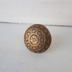 Victorian Era Bronze Knob, Antique 1900s Doorknob, Flower Design, Architecture Salvage, Fancy Doorknob 101209