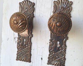Complete Roanoke Hardware, Victorian Doorknob and Plate Set