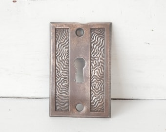 Fancy Design Large Antique Key Hole, Wood Grain Pattern, Brass Key Hole Cover, Fancy Key Hole Escutcheon Keyhole Architecture Salvage 022704