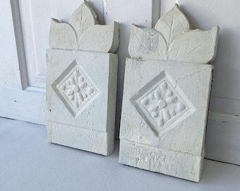 Pair of Antique Spoon-Carved Wood Plinth Blocks, Wood Trim Rosettes