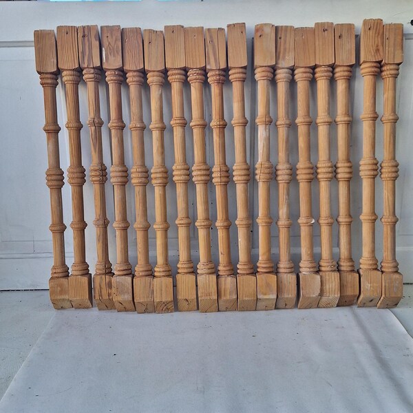 Set of 17 Antique Spindles, 17 Old Wood Spindles, Stair Balusters, Turned Spindles, Staircase Posts, Architecture Salvage #030601