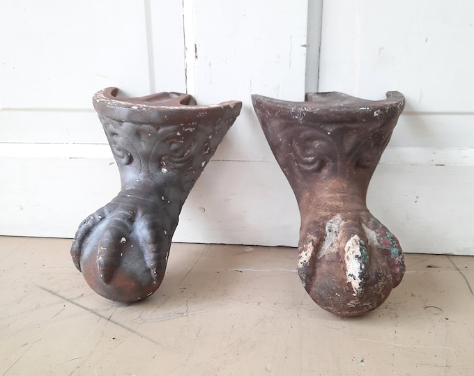 2 Clawfoot Tub Feet, Bathtub Feet, Claw Feet, Ball and Claw Feet, Old