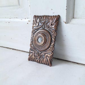 Victorian Antique Bronze Doorbell Cover, Vintage Doorbell Escutcheon or Plate Cover, Antique Doorbell, Brass Button Doorbell 031501